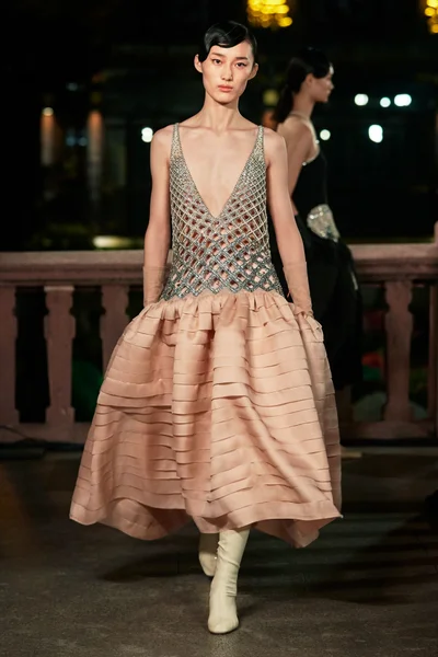 Look 2